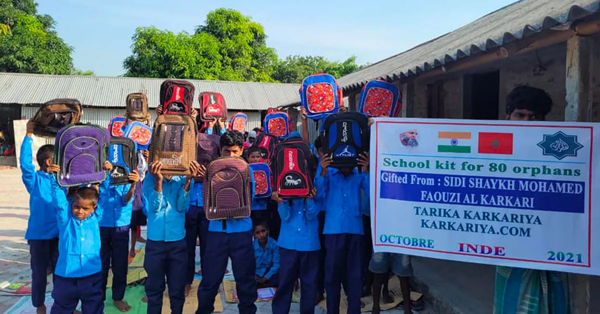 80 kits scolaires pour les orphelins de Bagalbari