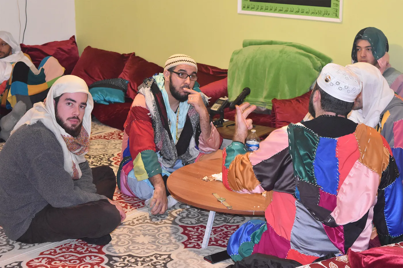 Repas du midi à la zawiya de Condrieu غداء في زاوية كوندريو